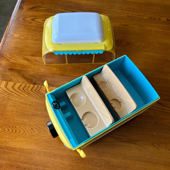 Peppa Pig RV Camper by Jazwares - Picture 9 of 11